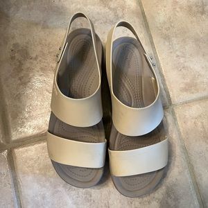 WOMEN'S CROCS BROOKLYN LOW WEDGE SANDALS